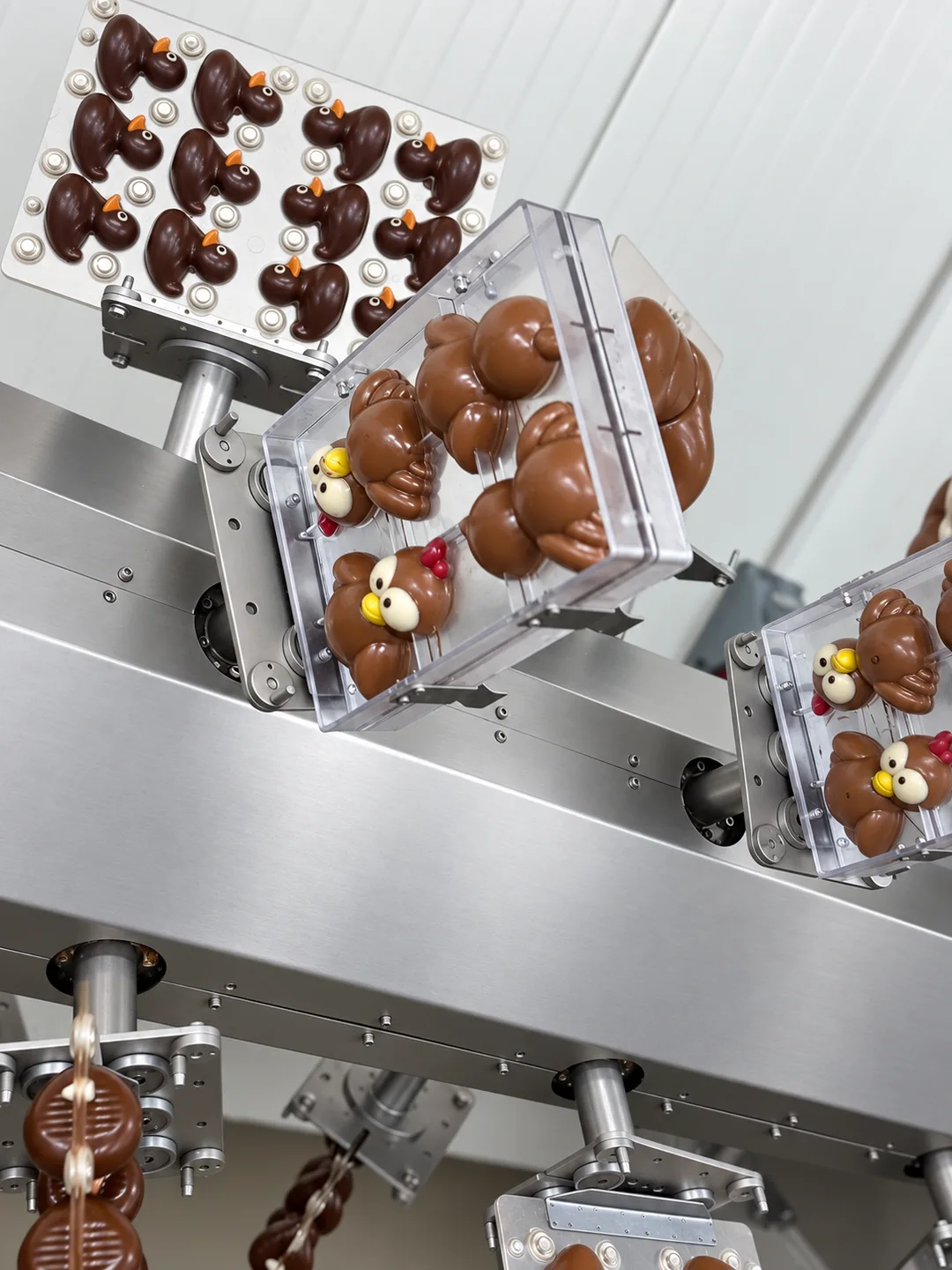Easter ducks and chickens on the spinning line